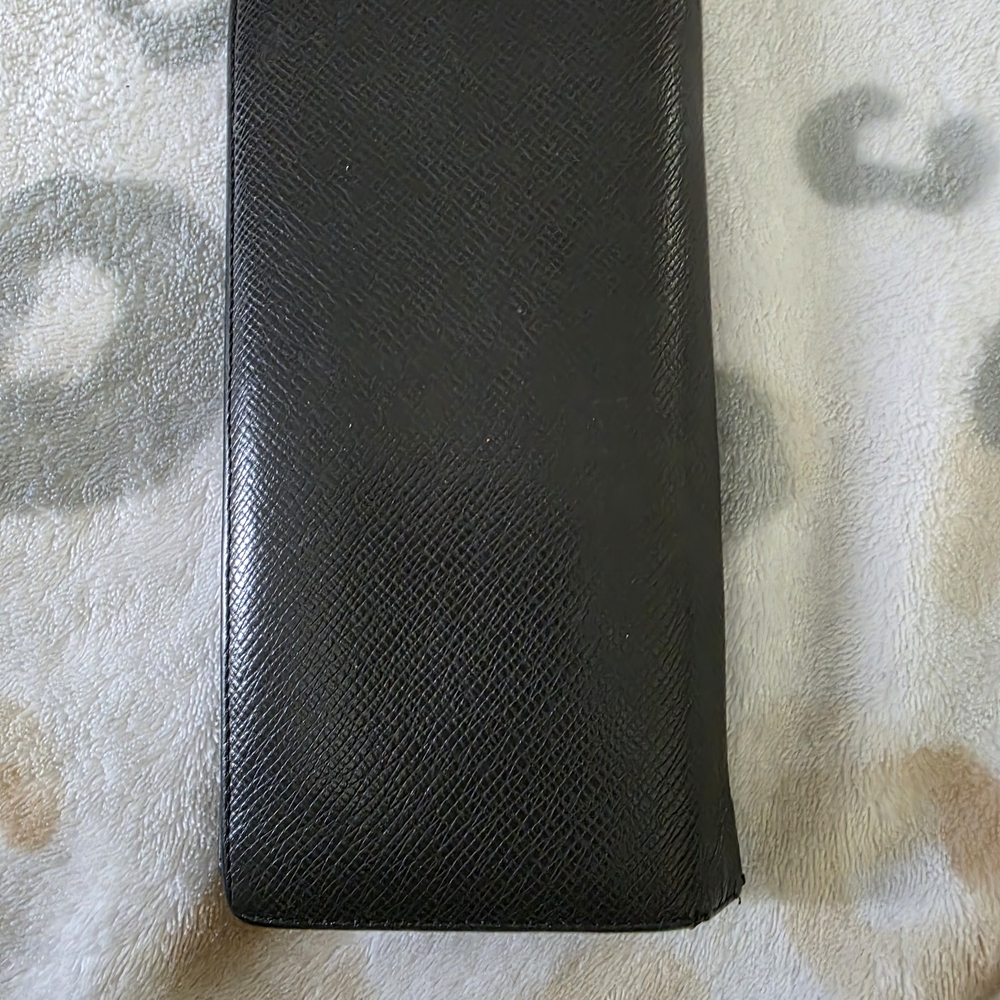 Louis Vuitton Brazza Wallet Black Taiga Leather COA Included - Picture 3 of 16